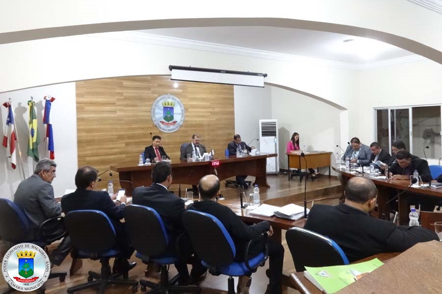 34ª Sessão Ordinária realizada na noite desta quinta-feira 16/11