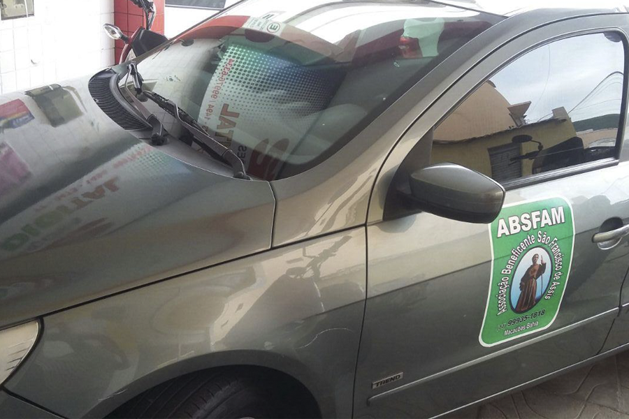 Câmara e Prefeitura doam Automóvel Gol para o Abrigo dos Idosos de Macaúbas