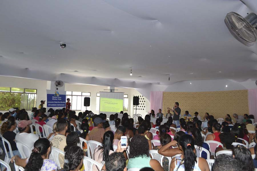 CÂMARA PARTICIPA DA SOLENIDADE DE ASSINATURA DOS CONTRATOS DO PMCMV