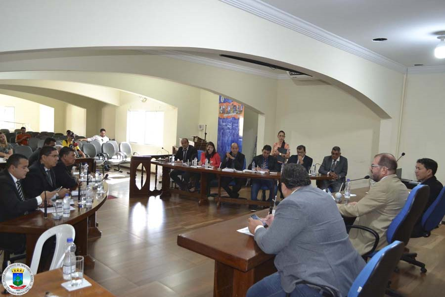 57ª SESSÃO: PROJETO QUE ESTIMA A RECEITA E FIXA A DESPESA DO MUNICÍPIO DE MACAÚBAS, PARA 2019 FOI APROVADO NESTA QUINTA-FEIRA 22/11