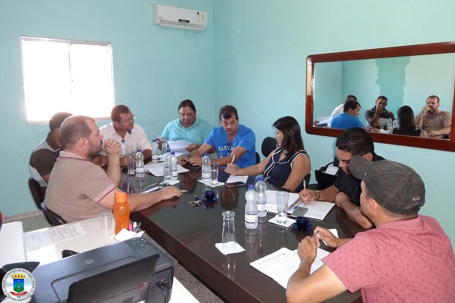 CÂMARA MUNICIPAL REALIZA REUNIÃO COM SECRETÁRIO DE ADMINISTRAÇÃO DO MUNICÍPIO PARA DISCUTIREM IMPORTANTE PROJETO DE LEI DO EXECUTIVO