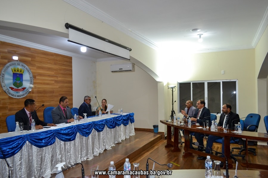 CÂMARA MUNICIPAL REALIZOU SESSÃO SOLENE PARA EMPOSSAR VEREADOR NESTA SEXTA-FEIRA, 03 DE FEVEREIRO