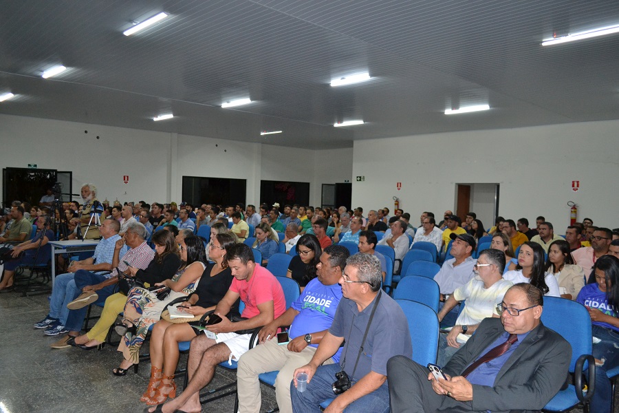 CÂMARA PARTICIPA DE AUDIÊNCIA PÚBLICA SOBRE REGULARIZAÇÃO FUNDIÁRIA (REURB)